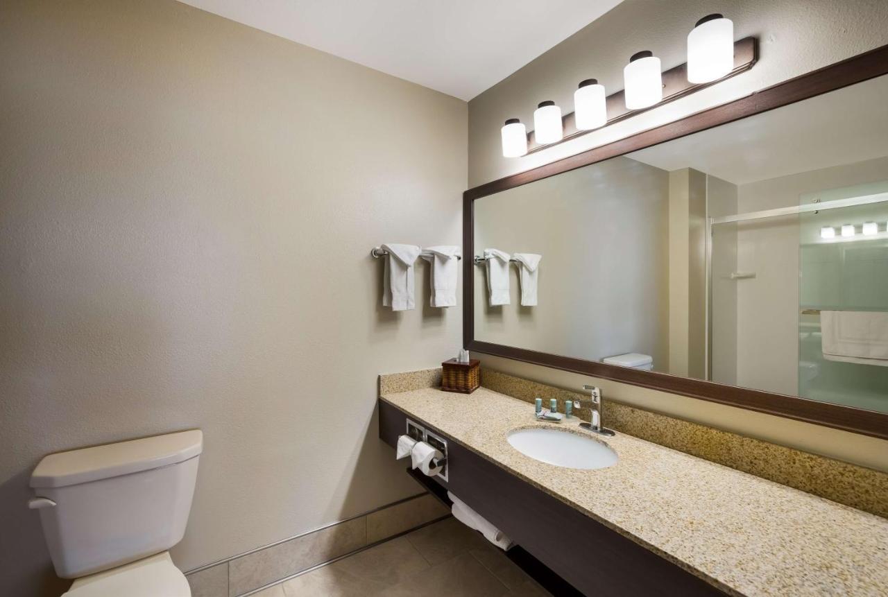Best Western Vermillion Inn Екстериор снимка