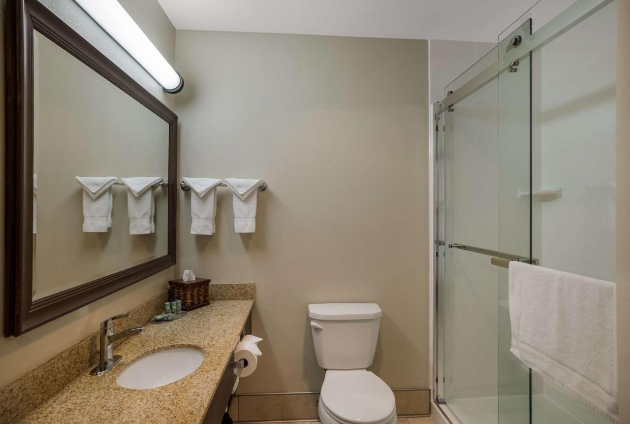 Best Western Vermillion Inn Екстериор снимка