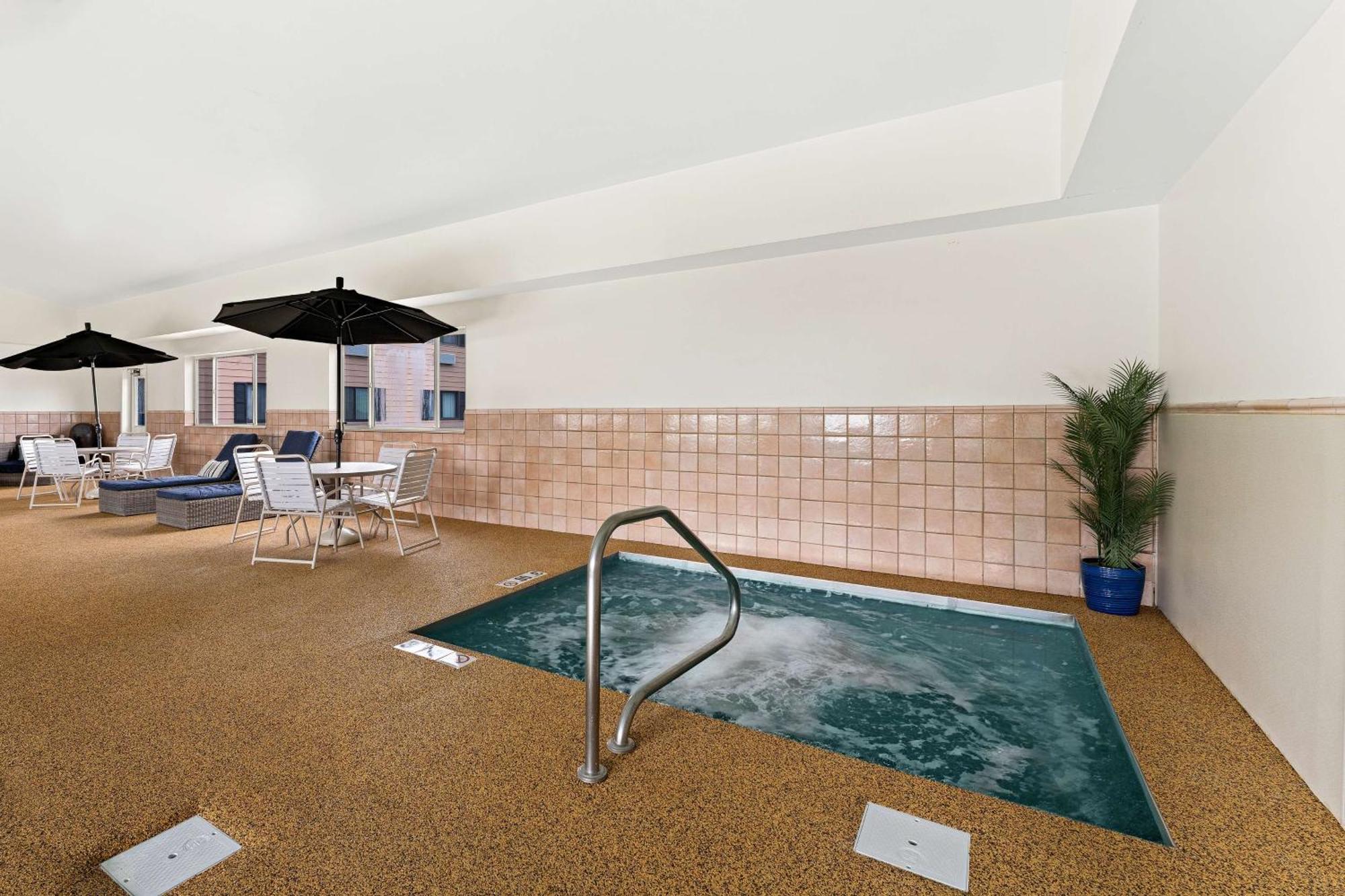 Best Western Vermillion Inn Екстериор снимка